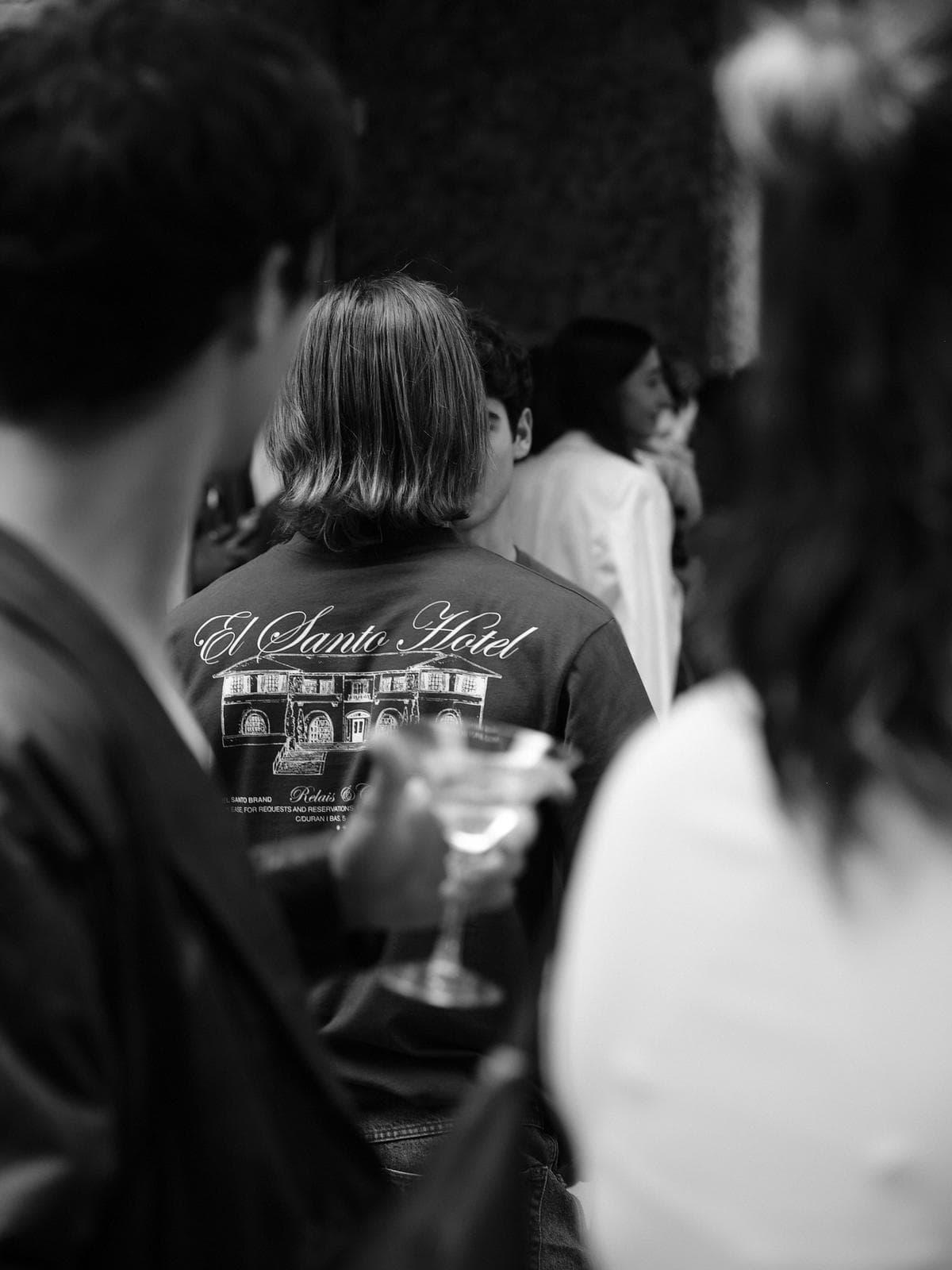 Ambiente en el evento de El Santo Barcelona — lifestyle y cultura